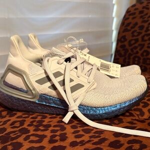 Adidas Ultraboost 20 Lt gray/metallic blue NWT